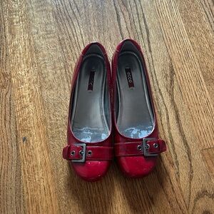 Comfortable ruby flats